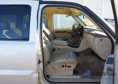 2002 Cadillac Escalade Standard z USA, uszkodzony, nr VIN 1GYEK63N02R319269